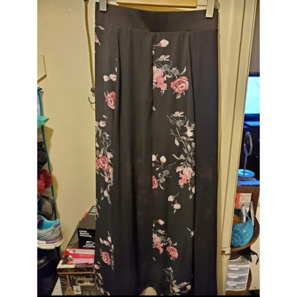 🎉SOLD🎉 Torrid Skirt - Picture 1 of 2